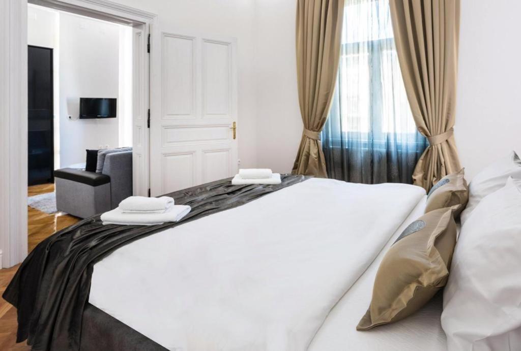 Lux Nice City Center With Private Parking Zagreb Exteriör bild
